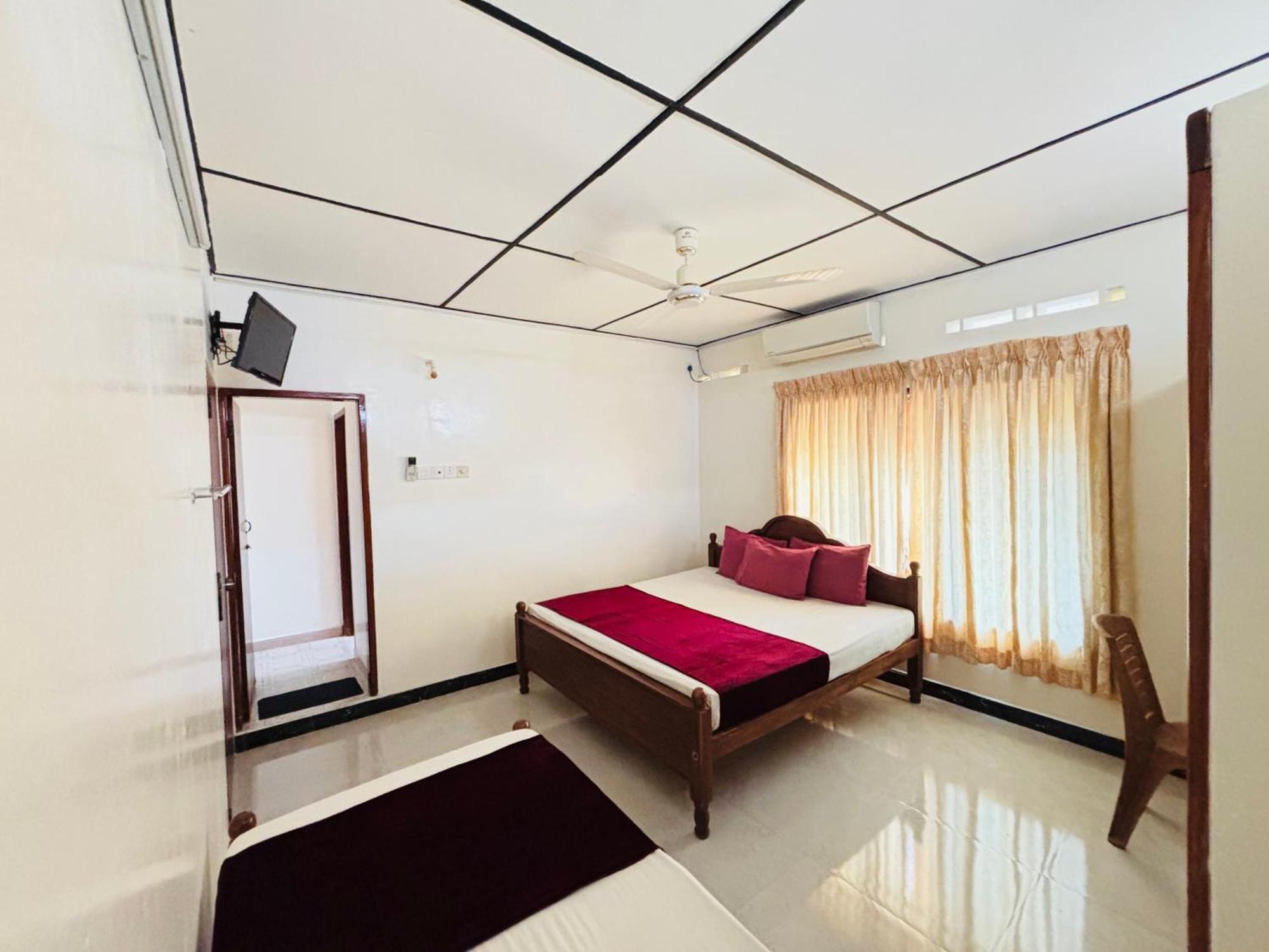 Yaarl Holiday Jaffna Exterior photo